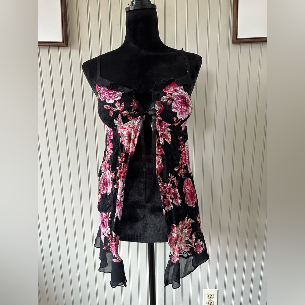 Floral lace top